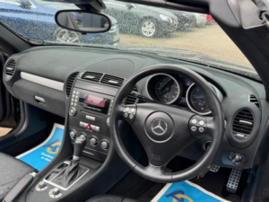 2005 Mercedes-Benz Slk 1.8 Slk200 Kompressor 2dr in Black — image 3