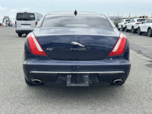 2017 Jaguar Xj 3.0 V6 Supercharged Premium Luxury Automatic in Blue — image 4