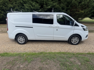 2020 Ford Transit Custom 2.0 320 Ecoblue Limited 6 SEAT Crew Van in White — image 5
