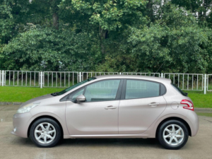 2013 Peugeot 208 1.4 E-Hdi Active Egc Euro 5 (s/s) 5dr in Pink — image 4