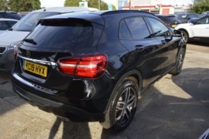 2019 Mercedes-Benz Gla 1.6 Gla180 Urban Edition in Black — image 2