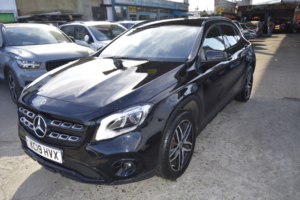 2019 Mercedes-Benz Gla 1.6 Gla180 Urban Edition in Black — image 3