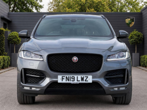 2019 Jaguar F-Pace 2.0 D180 R-Sport Auto AWD Euro 6 (s/s) 5dr in Grey — image 3