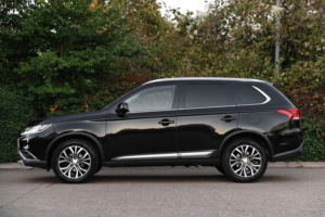 2018 Mitsubishi Outlander 2.2 Di-D 3 Auto 4WD Euro 6 5dr in Black — image 6