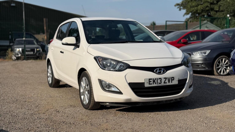 2013 Hyundai I20 1.2 Active Euro 5 5dr in White — image 1