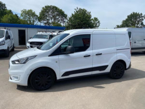 2022 Ford Transit Connect Connect Trend Crew Van — image 2