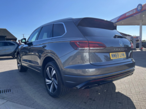 2019 Volkswagen Touareg 3.0 Tdi V6 R-Line Tech in Grey — image 5