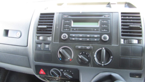 2007 Volkswagen Transporter Shuttle 1.9 Tdi T30 S L3 H1 4dr in Silver — image 6