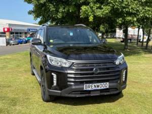 2022 Ssangyong Musso 2.2d Saracen Pickup Double Cab 4dr Diesel Auto 4WD Euro 6 (181 Ps) in Black — image 2