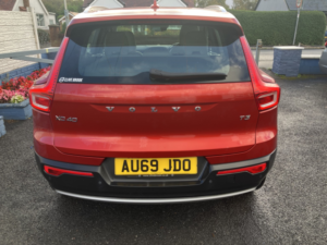 2019 Volvo Xc40 1.5 Momentum Pro T3 in Red — image 3