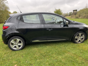 2015 Renault Clio 1.5 Dynamique Medianav Dci 90 Stop & Start in Black — image 2