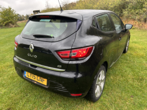 2015 Renault Clio 1.5 Dynamique Medianav Dci 90 Stop & Start in Black — image 3