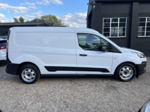 2022 Ford Transit Connect 1.5 Transit Connect Leader Hp Van Lwb 250 L2 1.5l Ecoblue 100ps Fwd 6 Speed Manual in White — image 6