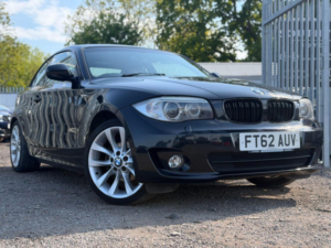 2012 BMW 1 Series 2.0 120i Exclusive Edition Euro 5 (s/s) 2dr in Black — image 2