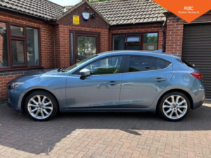 2016 Mazda Mazda3 2.0 Skyactiv-G Sport Nav Euro 6 (s/s) 5dr in Blue — image 5