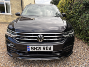 2021 Volkswagen Tiguan 2.0 Tdi R-Line in Black — image 4