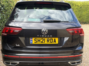 2021 Volkswagen Tiguan 2.0 Tdi R-Line in Black — image 5