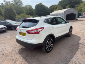 2016 Nissan Qashqai 1.5 Dci Tekna 2WD Euro 6 (s/s) 5dr in White — image 3