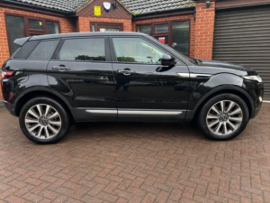 2014 Land Rover Range Rover Evoque 2.2 Sd4 Prestige Lux Auto 4WD Euro 5 (s/s) 5dr in Black — image 4