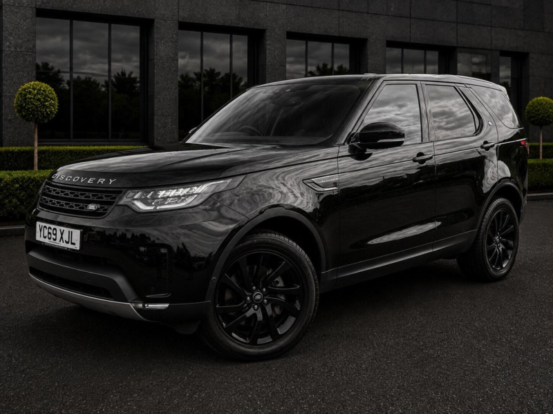2019 Land Rover Discovery 3.0 Sd V6 Hse Luxury Auto 4WD Euro 6 (s/s) 5dr in Black — image 1