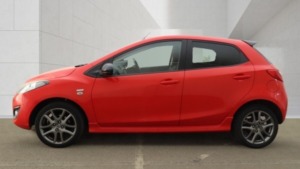 2014 Mazda Mazda2 1.3 Sport Colour Edition in Red — image 5