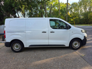 2018 Peugeot Expert 2.0 Bluehdi 1400 Professional Standard Panel Van Mwb Euro 6 (s/s) 6dr in Orange — image 2