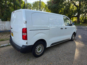 2018 Peugeot Expert 2.0 Bluehdi 1400 Professional Standard Panel Van Mwb Euro 6 (s/s) 6dr in Orange — image 3