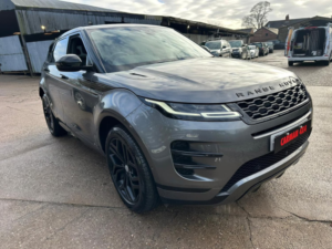 2019 Land Rover Range Rover Evoque 2.0 D180 R-Dynamic Se in Grey — image 4