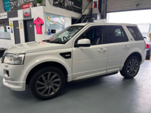 2011 Land Rover Freelander 2 2.2 Sd4 Sport Le Commandshift 4WD Euro 5 5dr in White — image 3