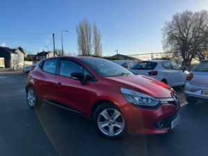 2014 Renault Clio 1.2 16v Dynamique Medianav Euro 5 5dr in Red — image 3
