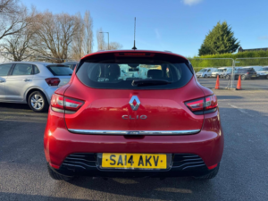 2014 Renault Clio 1.2 16v Dynamique Medianav Euro 5 5dr in Red — image 6