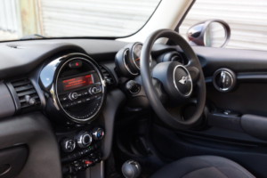 2016 MINI Hatch 1.5 Cooper 3-Door Hatch in Red — image 2