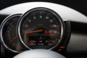 2016 MINI Hatch 1.5 Cooper 3-Door Hatch in Red — image 4