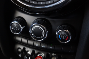 2016 MINI Hatch 1.5 Cooper 3-Door Hatch in Red — image 6
