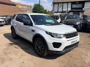 2019 Land Rover Discovery Sport Td4 Landmark in White — image 2