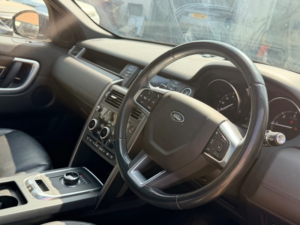 2019 Land Rover Discovery Sport Td4 Landmark in White — image 4