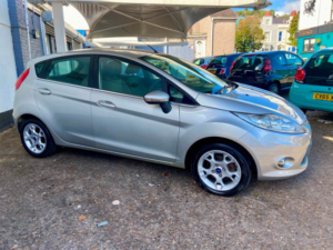 2012 Ford Fiesta 1.3 Zetec in Silver — image 3