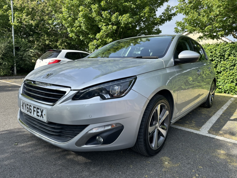 2016 Peugeot 308 1.2 Puretech Allure in Silver — image 1