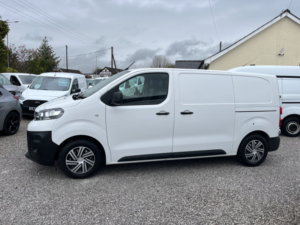 2021 Vauxhall Vivaro 1.5 Turbo D 2700 Edition in White — image 5