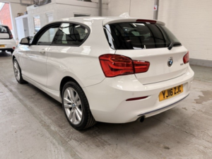 2016 BMW 1 Series 1.5 118i Sport 3-Door in White — image 3