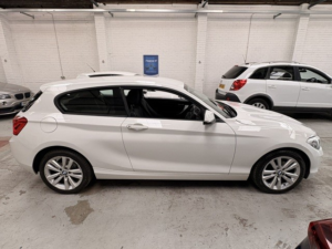2016 BMW 1 Series 1.5 118i Sport 3-Door in White — image 6