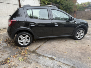 2016 Dacia Sandero Stepway 0.9 Stepway Laureate Tce 90 in Black — image 3