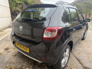 2016 Dacia Sandero Stepway 0.9 Stepway Laureate Tce 90 in Black — image 5