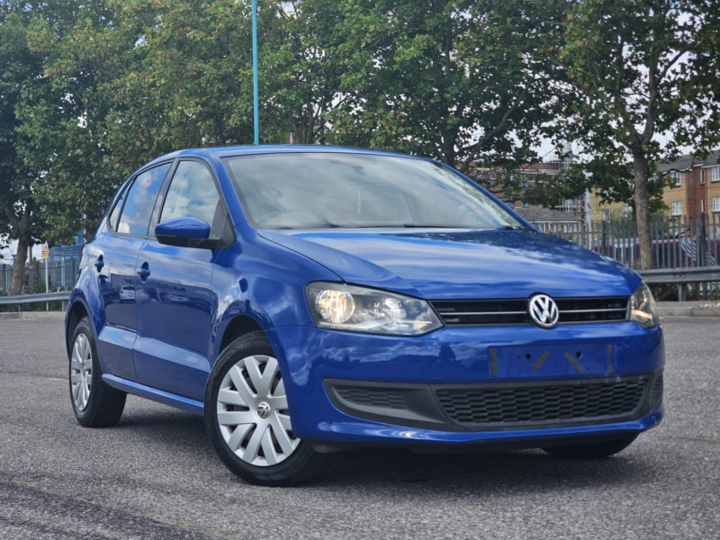 2024 Volkswagen Polo in Blue — image 1