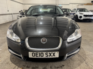 2010 Jaguar Xf 3.0 D V6 Premium Luxury in Grey — image 3