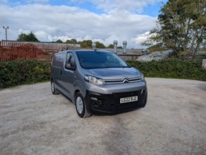 2022 Citroen Dispatch 1.5 Bluehdi 1000 Enterprise Pro M Fwd 2 Euro 6 (s/s) 6dr in Grey — image 2