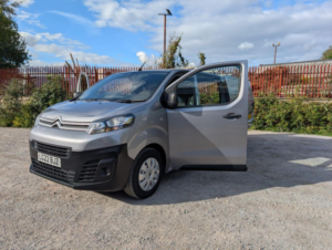 2022 Citroen Dispatch 1.5 Bluehdi 1000 Enterprise Pro M Fwd 2 Euro 6 (s/s) 6dr in Grey — image 5