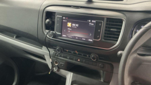 2021 Vauxhall Vivaro 2.0 Turbo D 3100 Dynamic L2 H1 Euro 6 (s/s) 6dr in White — image 4
