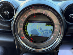 2015 MINI Countryman 2.0 Cooper Sd Euro 5 (s/s) 5dr in White — image 2