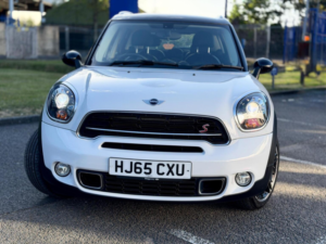 2015 MINI Countryman 2.0 Cooper Sd Euro 5 (s/s) 5dr in White — image 5